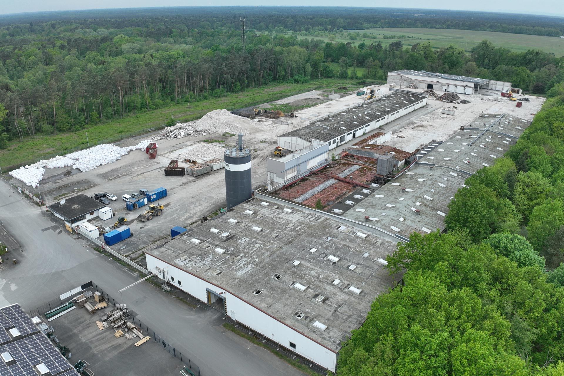 Eckert-Industrieabbruch-Bad-Lippspringe_Bad-Lippspringe_Drohnenaufnahme_05.2024-8a6606e8 Referenzen